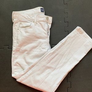 Women’s white gap 27 jeans girlfriend GUC